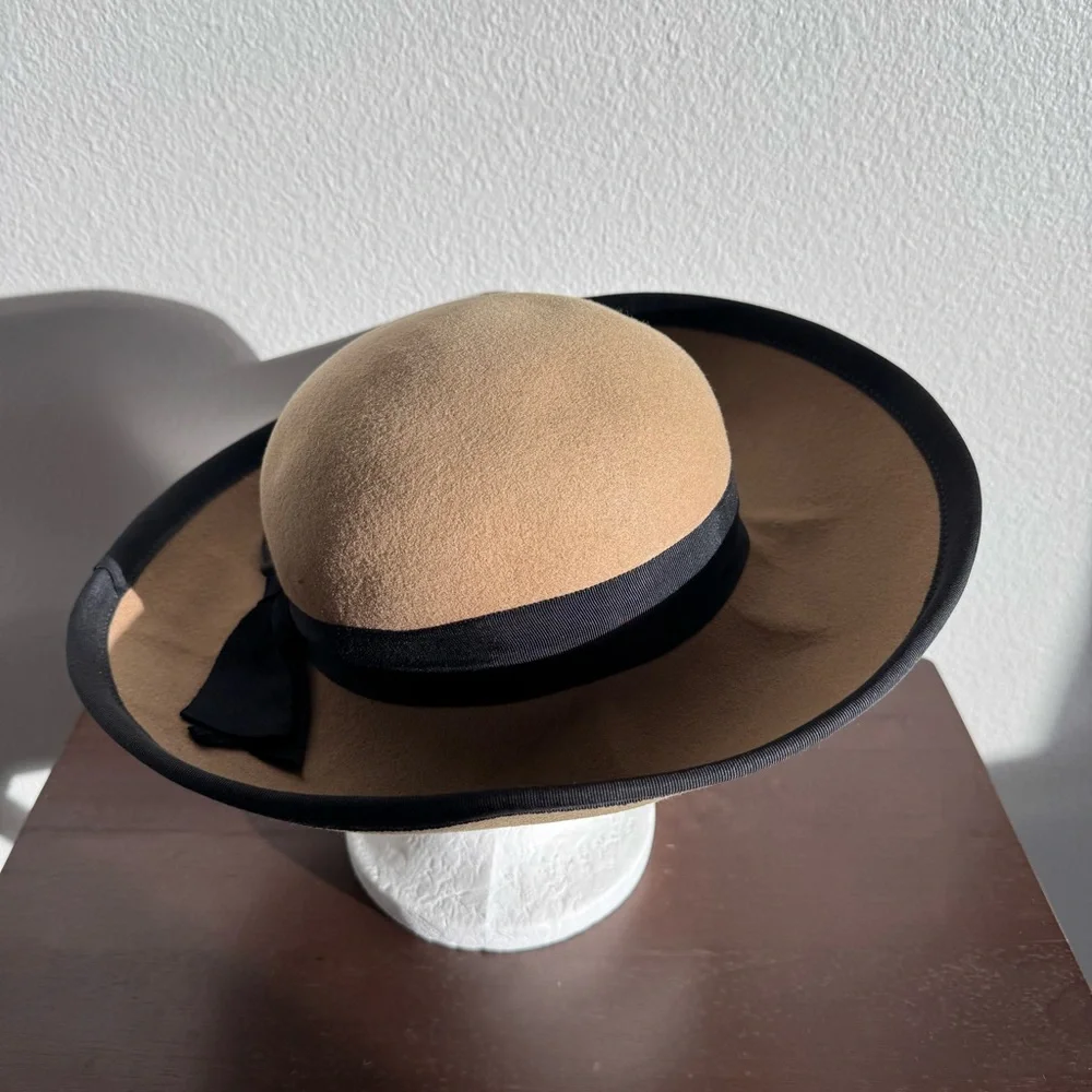 VTG Madcaps 5th Ave New York Wool Felt Cloche Hat Camel Black Ribbon Wide Brim